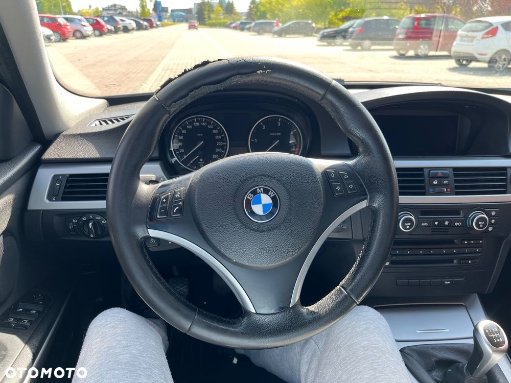 BMW Seria 3 318d - 4