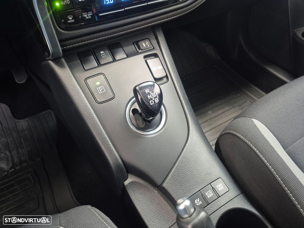 Toyota Auris Touring Sports 1.8 HSD Freestyle - 15