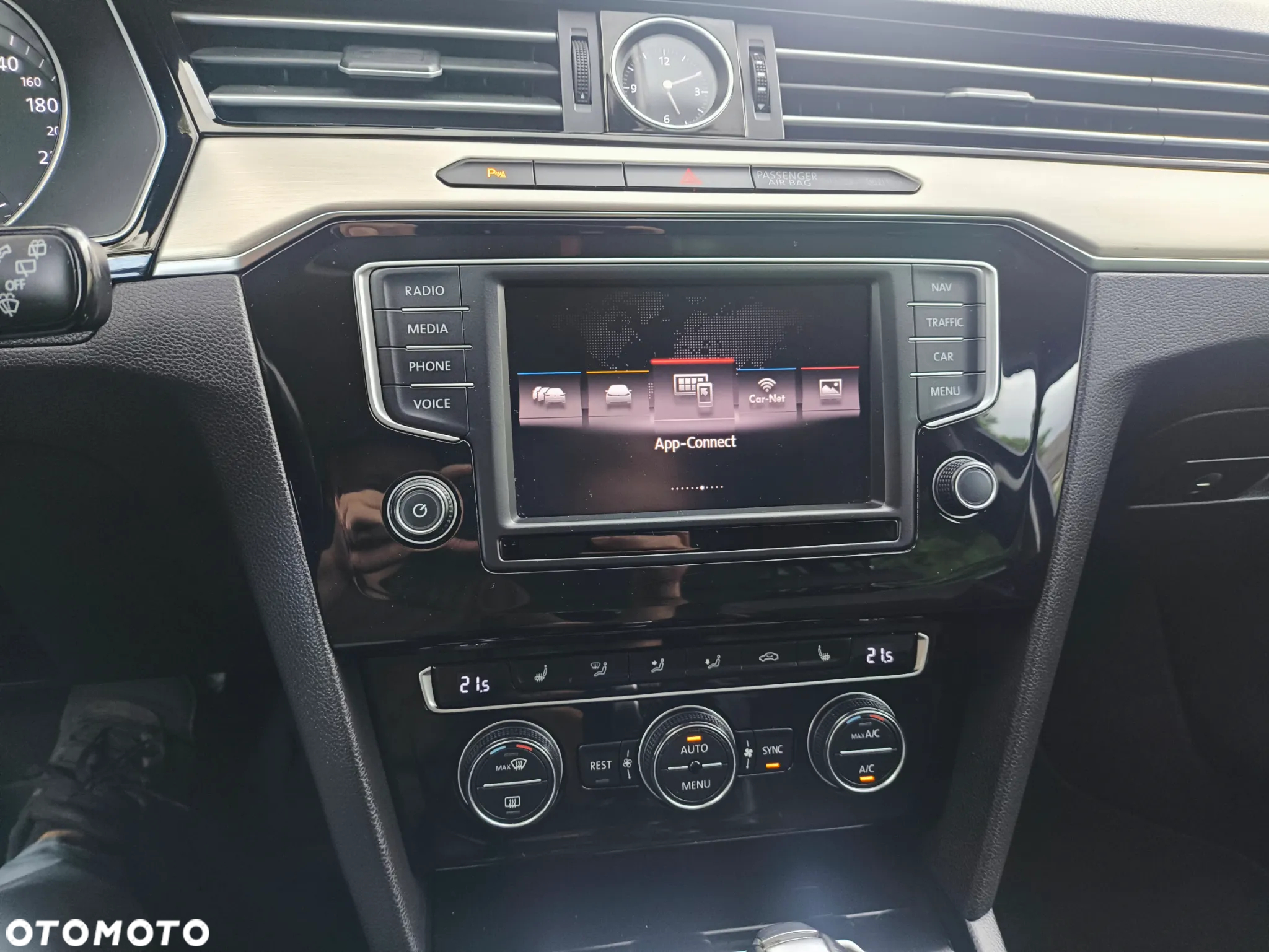Volkswagen Passat - 26