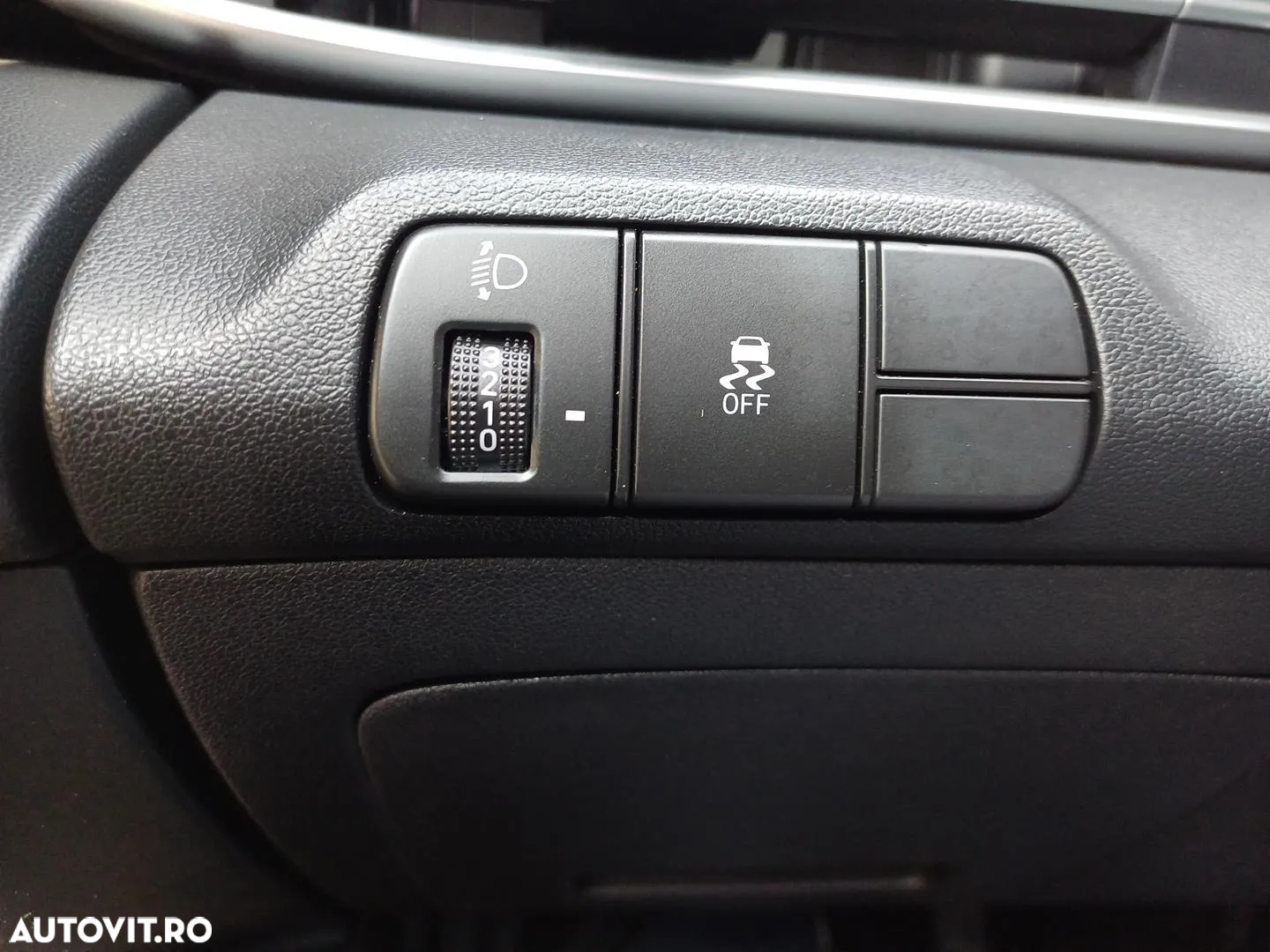 Hyundai Elantra - 13
