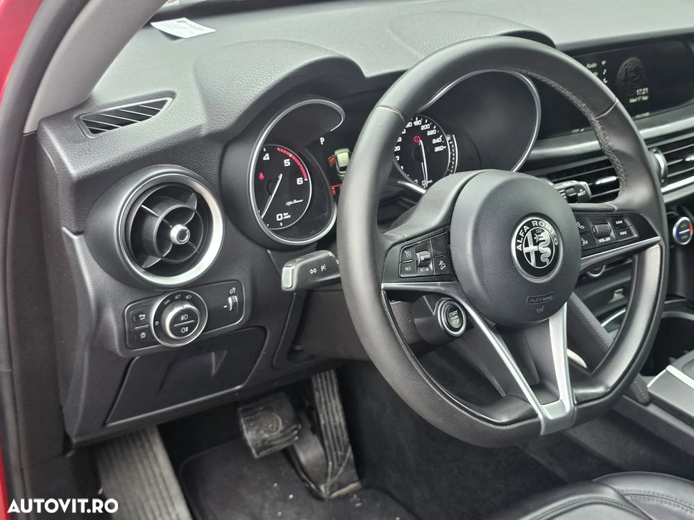Alfa Romeo Stelvio 2.2 JTDM AWD AT8 Estrema - 11
