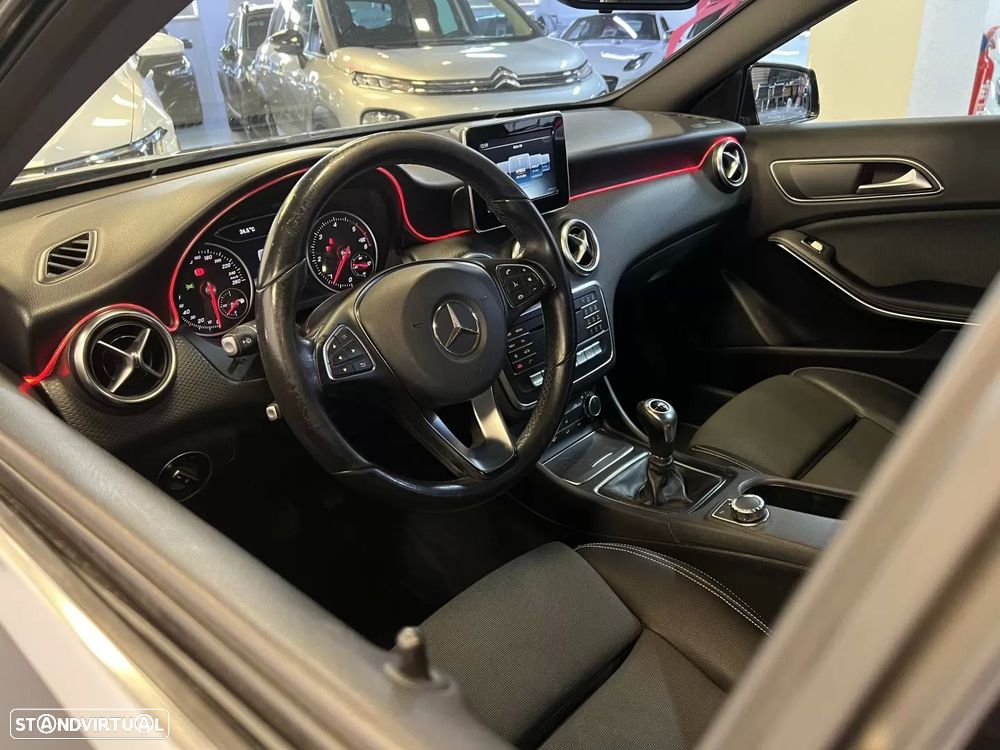 Mercedes-Benz A 180 2016 photo 5