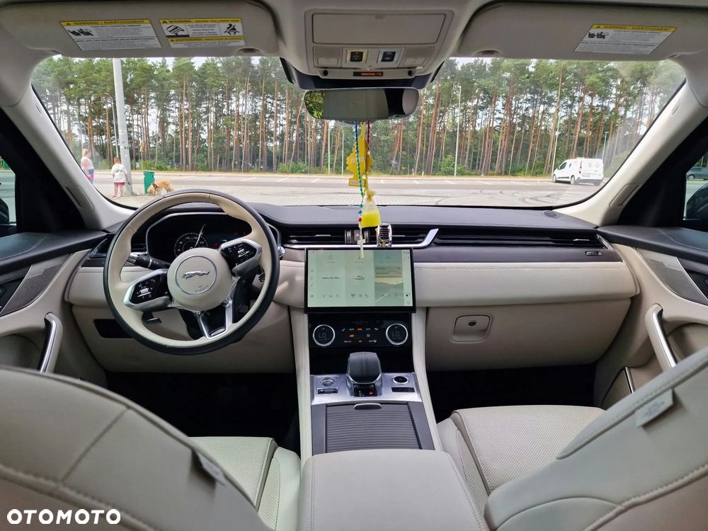 Jaguar F-Pace - 16