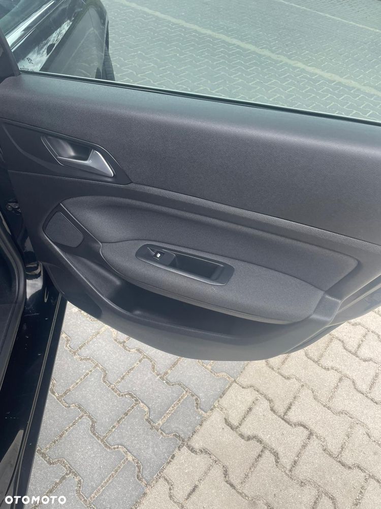 Peugeot 308 BlueHDi 150 Automatik Stop & Start Allure - 13
