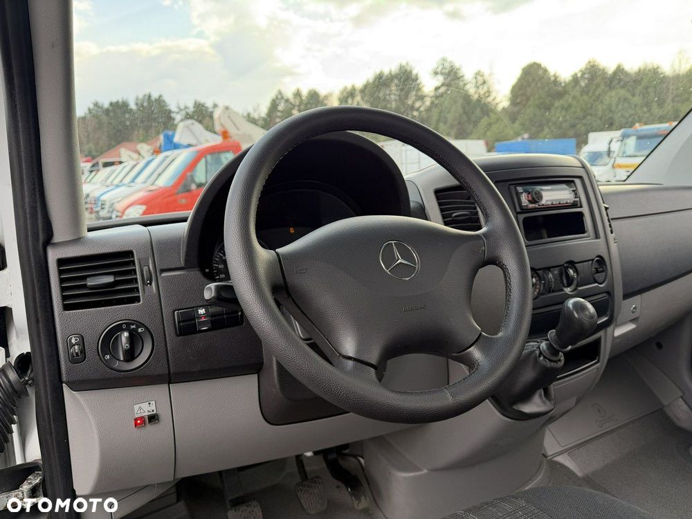 Mercedes-Benz Sprinter - 21