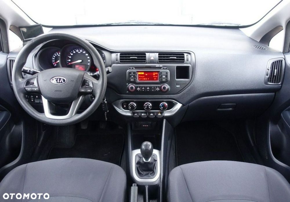 Kia Rio - 14