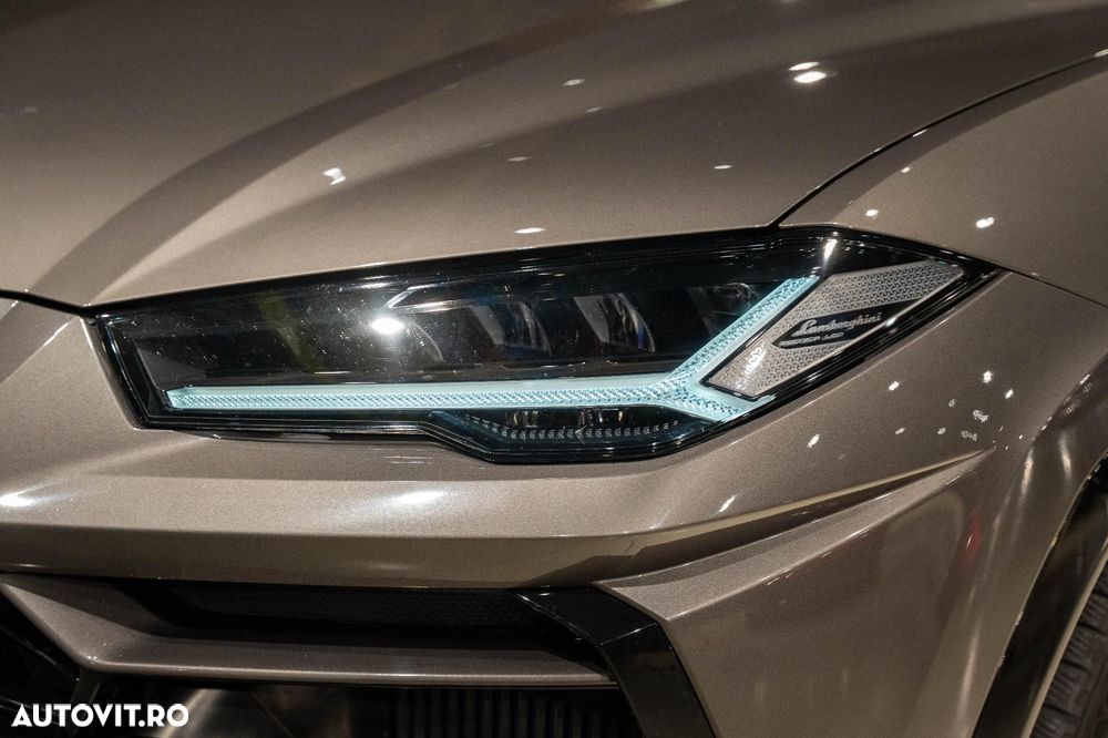 Lamborghini URUS - 12