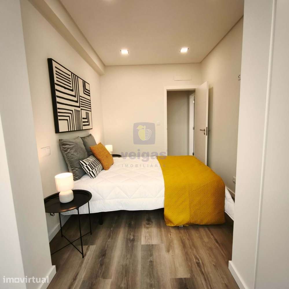 Apartamento T3 Renovado com Varanda em Benfica, Lisboa - Grande imagem: 3/32