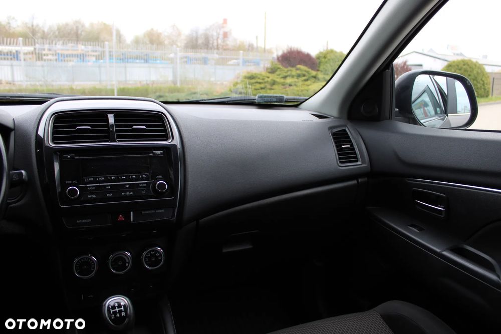 Mitsubishi ASX 1.6 Inform - 17