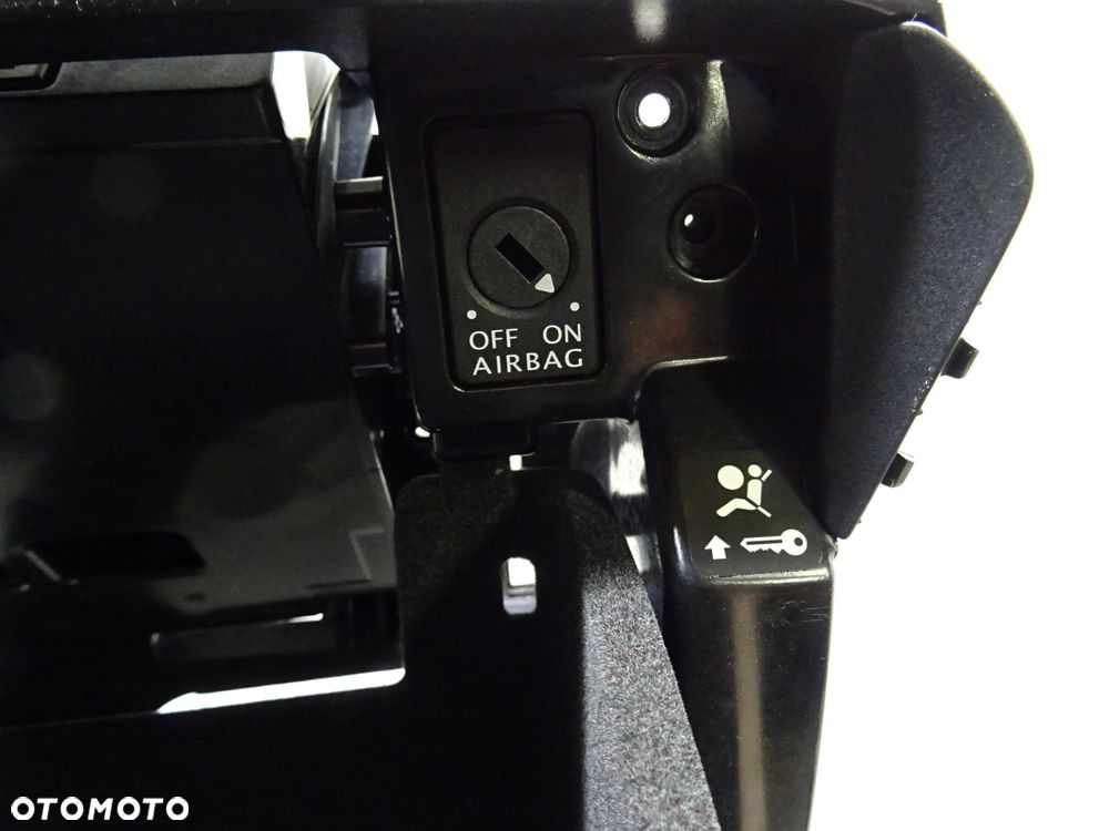 VW CC LIFT 11-16 1.4 TSI SCHOWEK PASAŻERA - 4