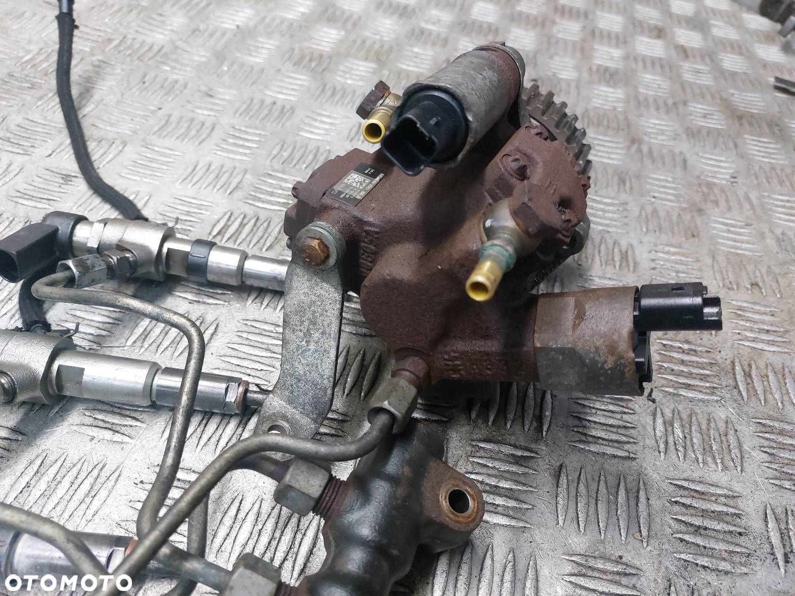 POMPA WTRYSKOWA + WTRYSKIWACZE + KOMPLET FORD FIESTA MK5 LIFT 1.4 TDCI - 2