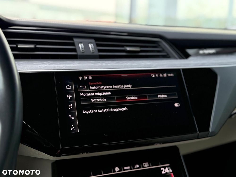 Audi e-tron 55 Quattro S Line - 36