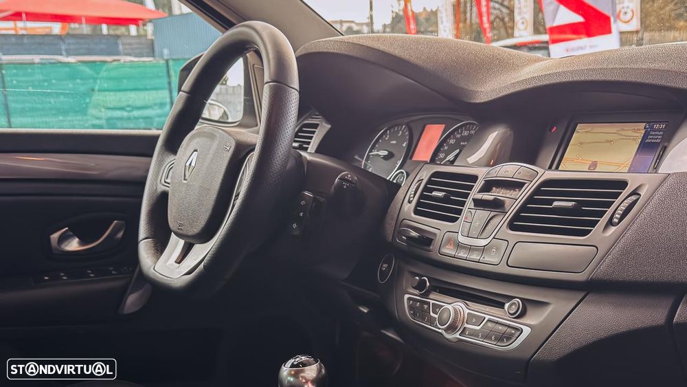 Renault Laguna Break 2.0 dCi GT 4Control - 23