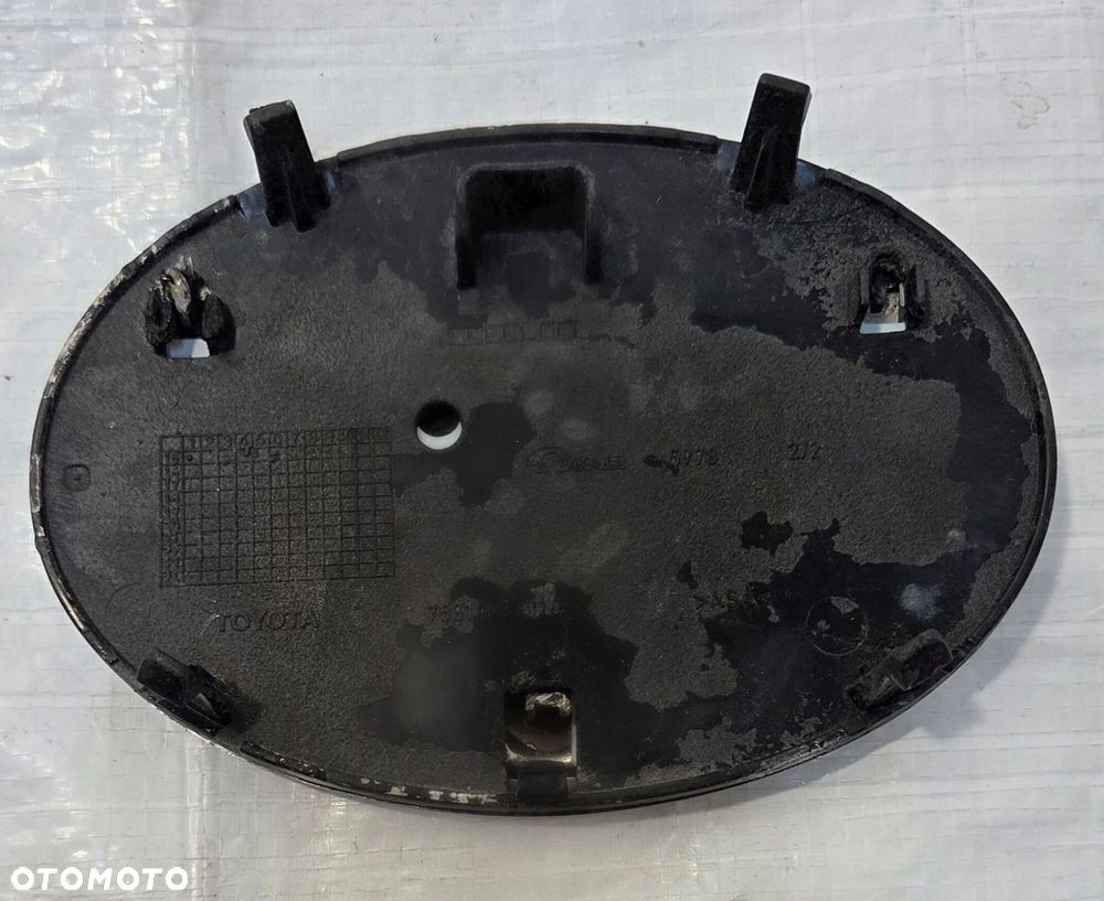 Toyota Auris II Prius III Emblemat znaczek atrapy przód 75310-33010 - 2