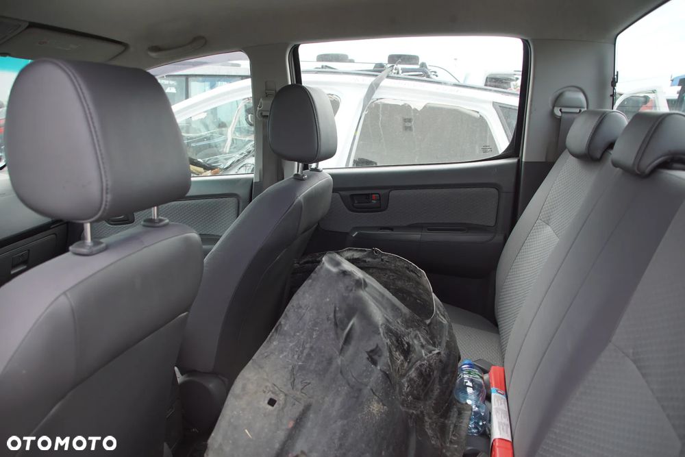 Auto na części - Toyota Hilux VII Lift 2.5 D-4D 144 KM 2KD-FTV 33030-0K750 040 2011R Silnik Skrzynia Drzwi Błotnik Zderzak Burta Lampa Lusterko Klamka Szyba Deska Kokpit Sterownik Moduł Czujnik Licznik Panel Kierownica - 16