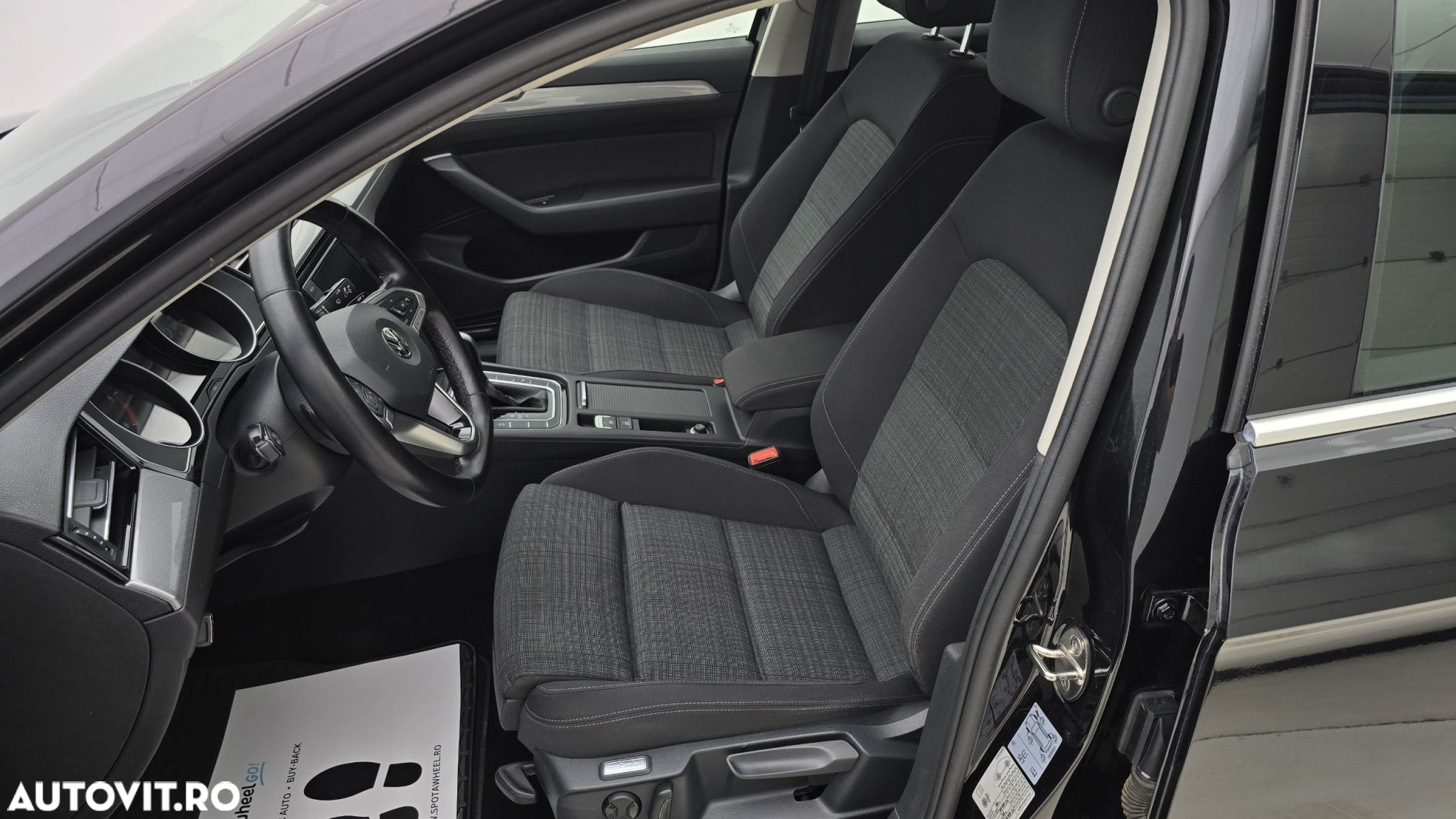 Volkswagen Passat 2.0 TDI DSG Comfortline - 12