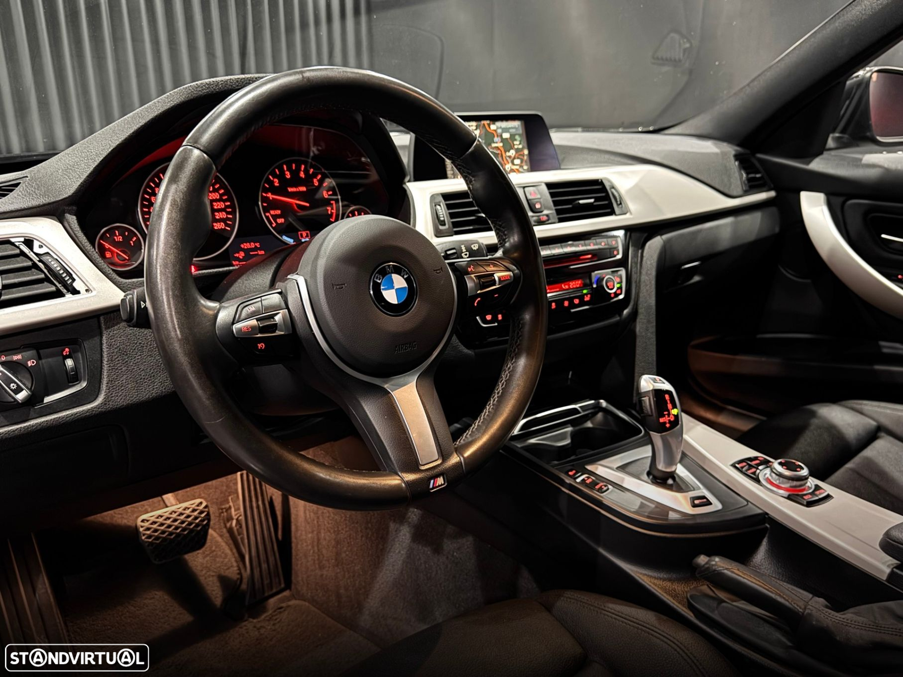 BMW 330 e iPerformance Pack M Shadow - 17