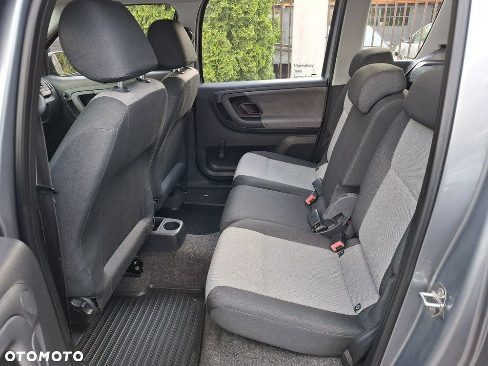 Skoda Roomster 1.2 Style PLUS EDITION - 17