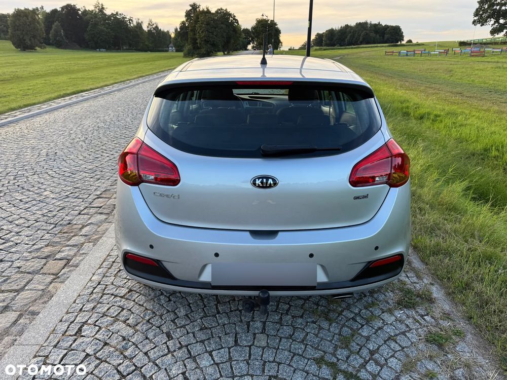 Kia Ceed - 11