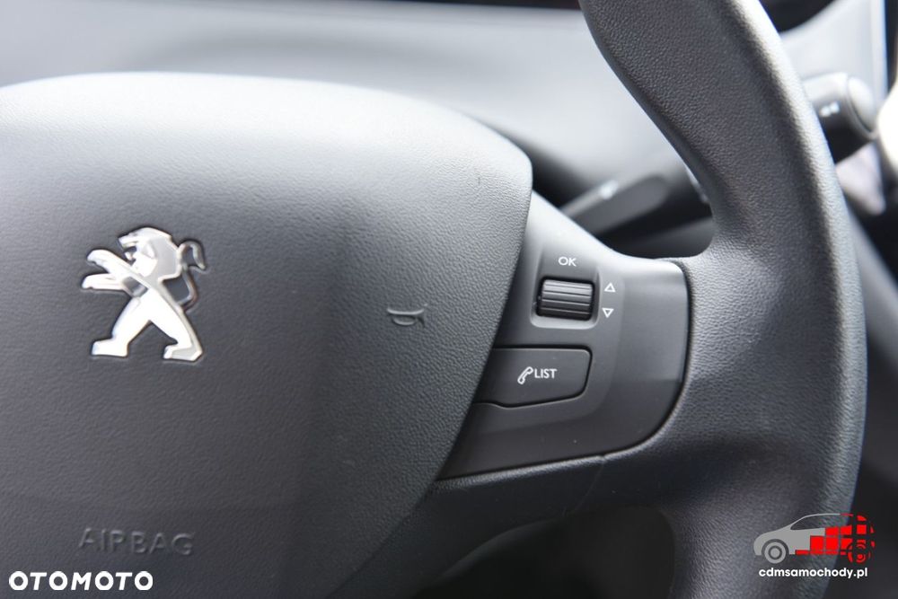Peugeot 208 - 30