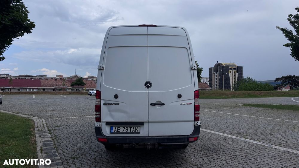 Mercedes-Benz Sprinter - 15