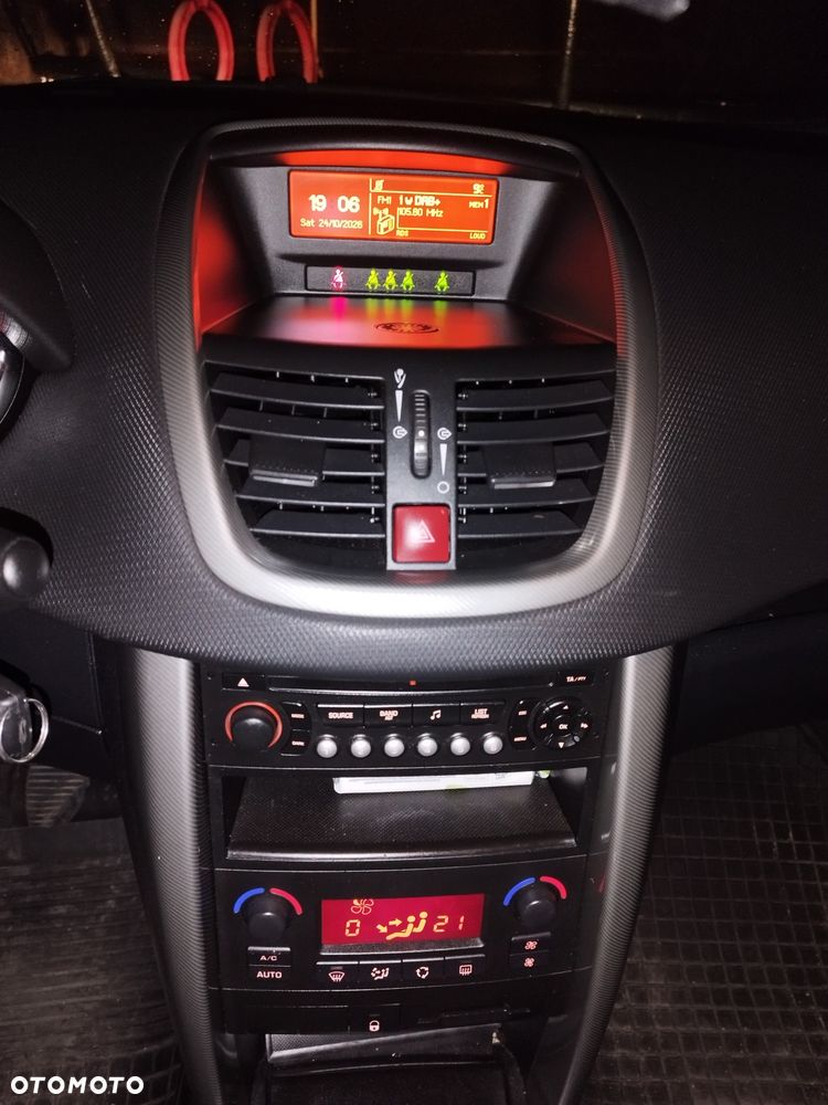 Peugeot 207 - 6