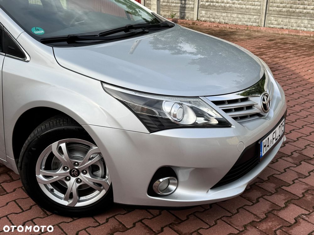Toyota Avensis Touring Sports 1.8 Business Edition - 38
