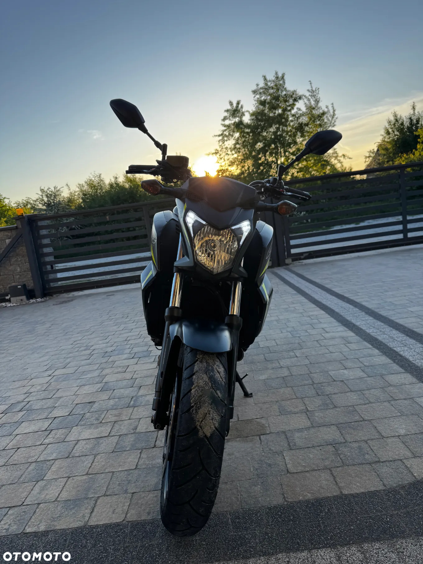 Honda CB - 2