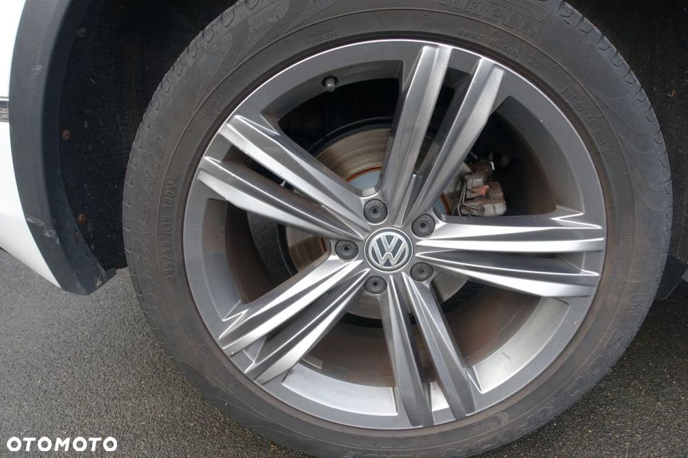 Volkswagen Tiguan 2.0 TDI SCR 4MotION DSG R-Line - 34