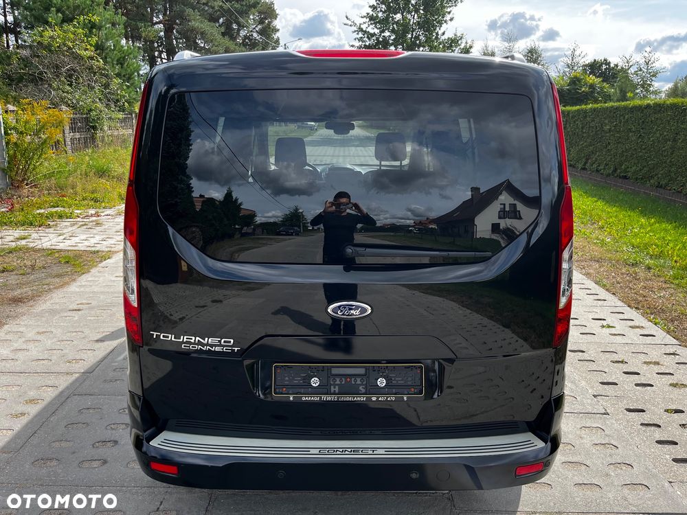 Ford Tourneo Connect Grand - 24