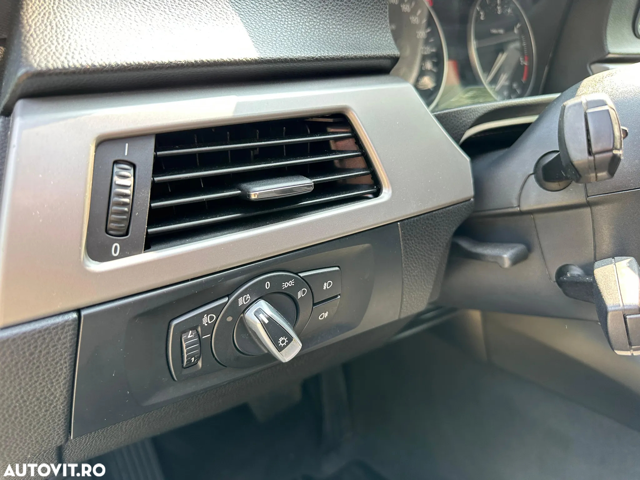 BMW Seria 3 320d DPF Touring Aut. - 16