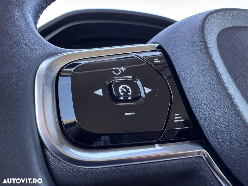 Volvo S90 T8 Twin Engine AWD Geartronic Momentum - 29