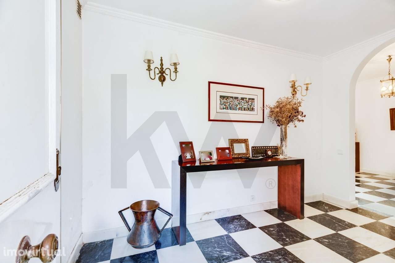 Moradia isolada no Estoril (T8 com piscina e garagem com 1.122 m2 de t - Grande imagem: 2/60