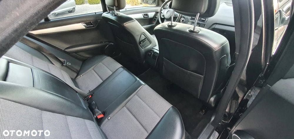 Mercedes-Benz Klasa C - 32