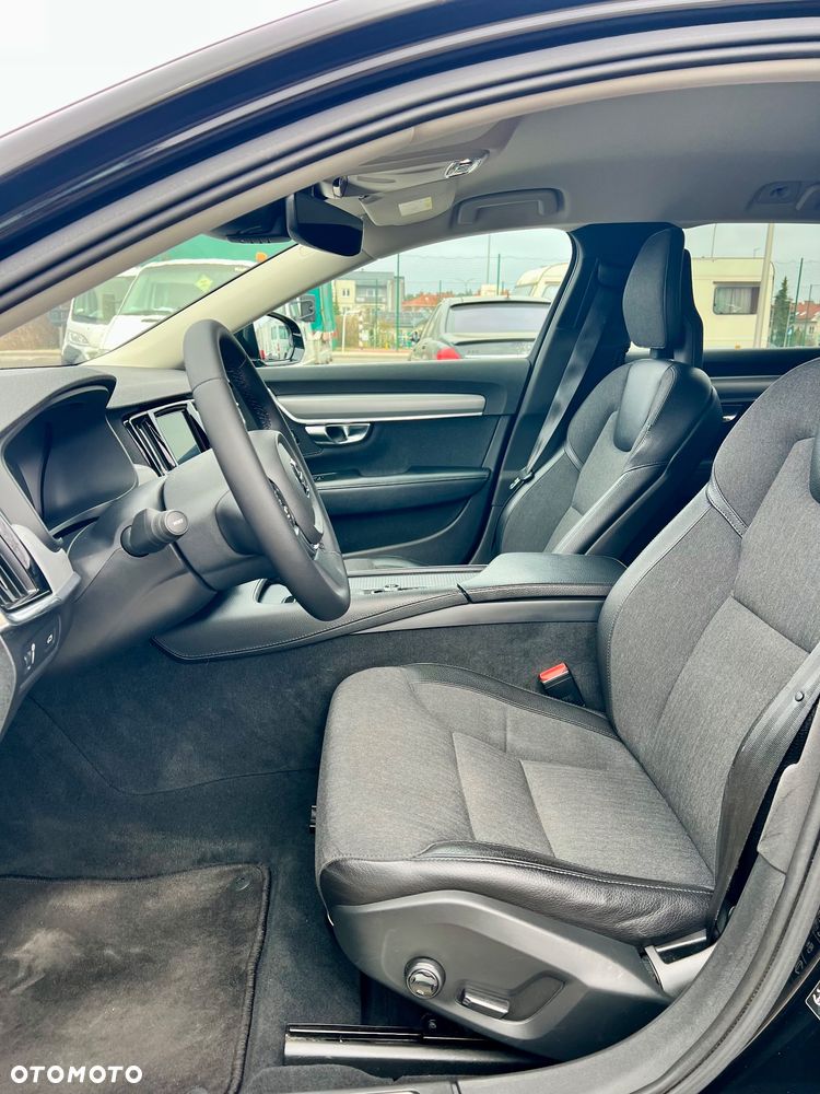 Volvo V90 T4 Geartronic Momentum Pro - 33