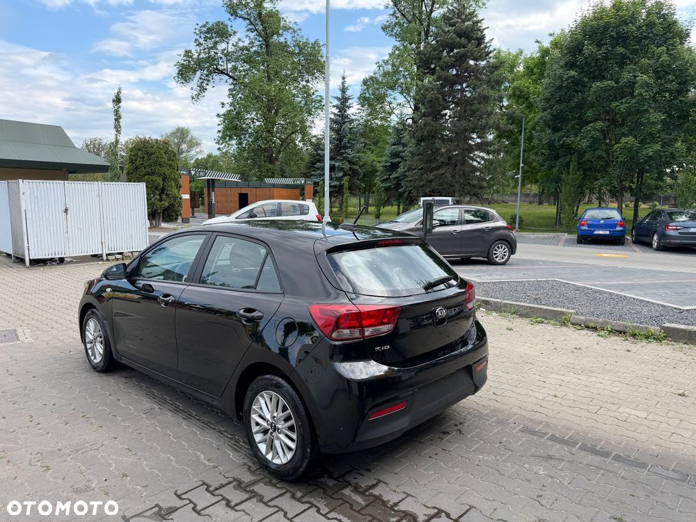 Kia Rio 1.2 M - 11