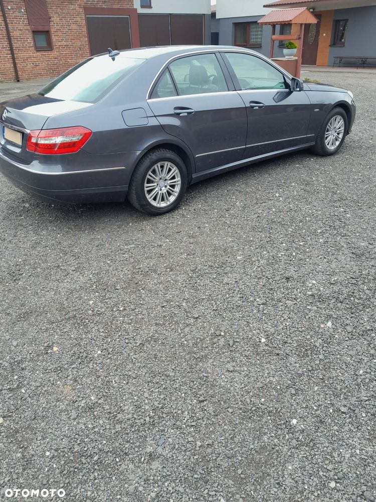 Mercedes-Benz Klasa E 250 CDI DPF BlueEFFICIENCY 7G-TRONIC Elegance - 6