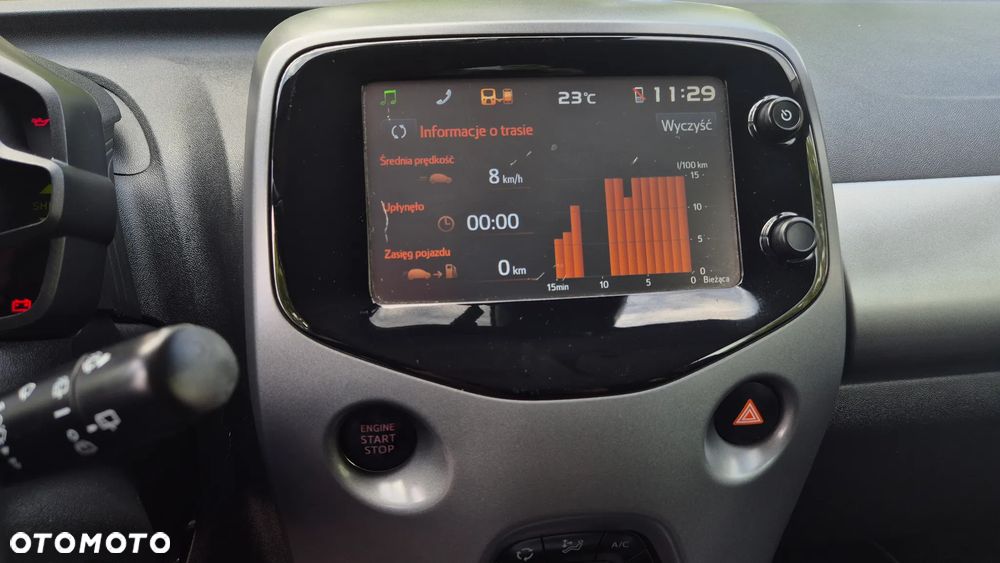 Toyota Aygo x.shift x-play connect - 29