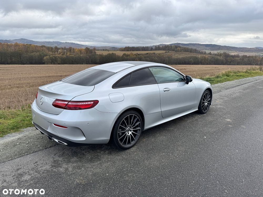 Mercedes-Benz Klasa E 220 d Coupe 4-Matic 9G-TRONIC - 20