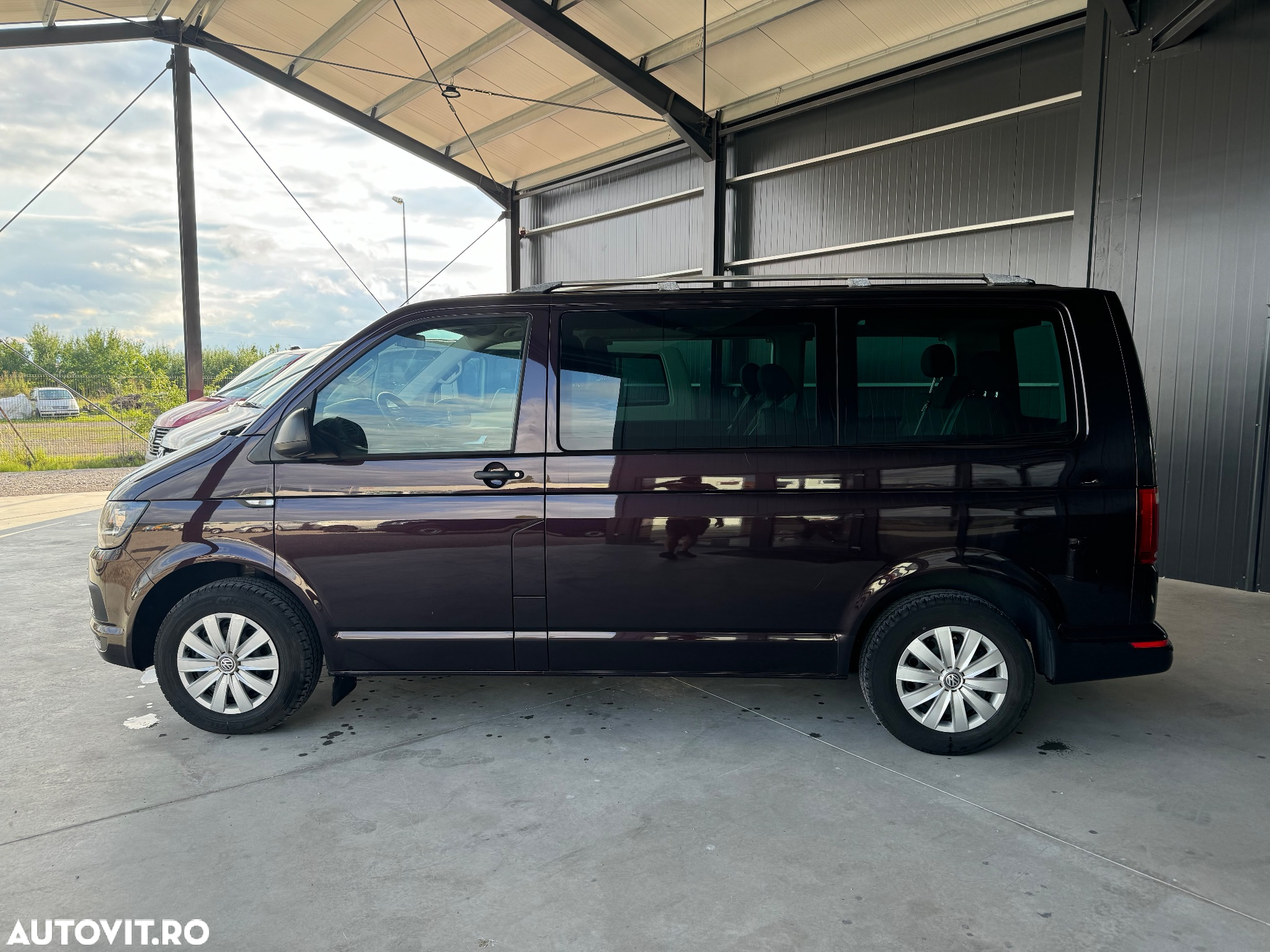 Volkswagen Multivan - 9