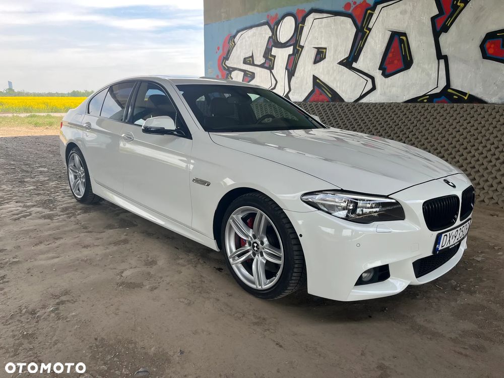 BMW Seria 5 550i xDrive Luxury Line - 7