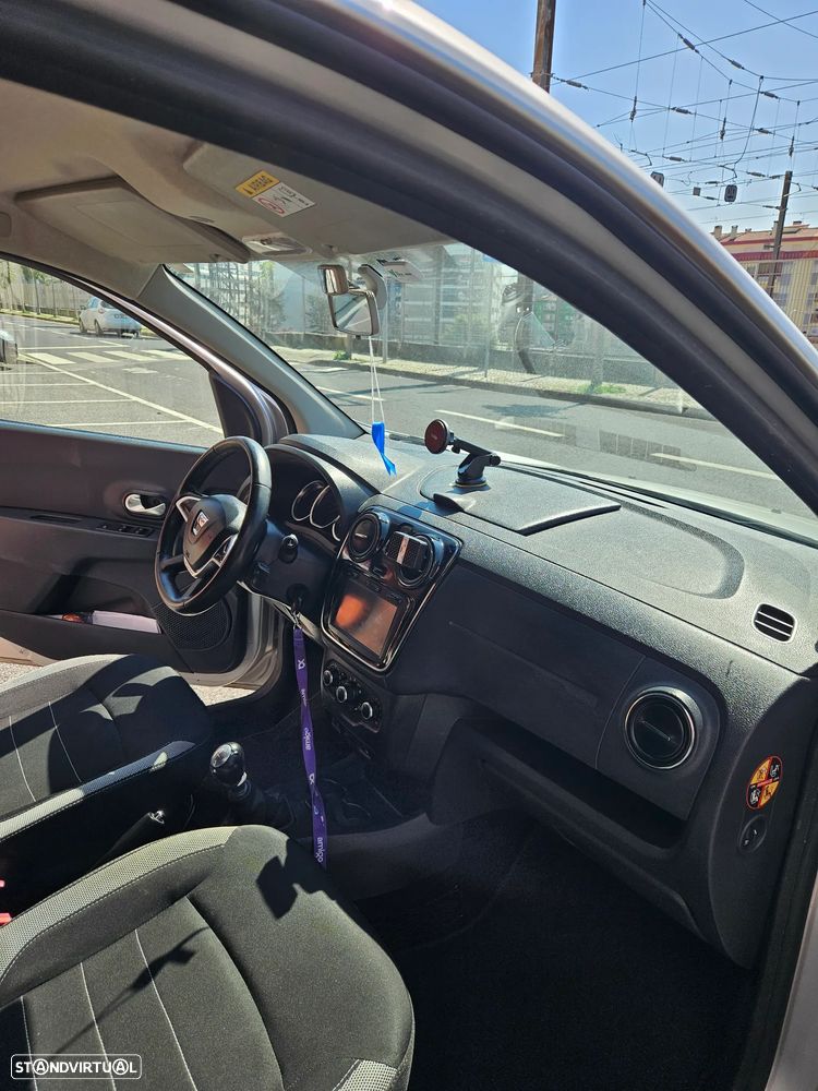 Dacia Lodgy 1.5 dCi Stepway 7L - 21