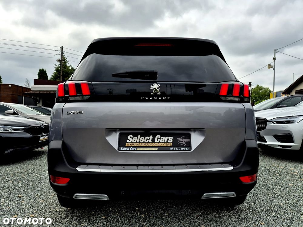 Peugeot 5008 - 5