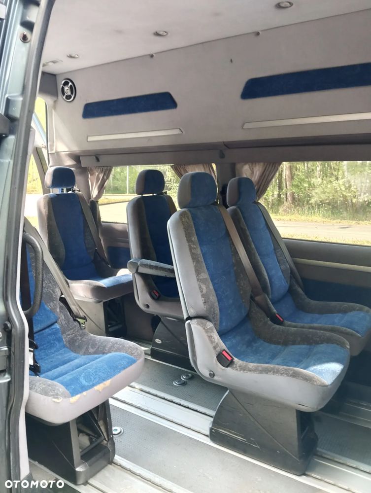 Volkswagen Transporter - 21