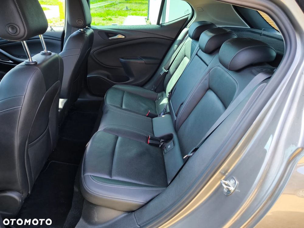 Opel Astra 1.4 T Elite - 17