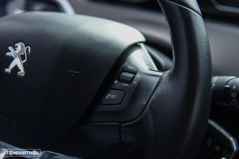 Peugeot 2008 1.2 PureTech Style - 42