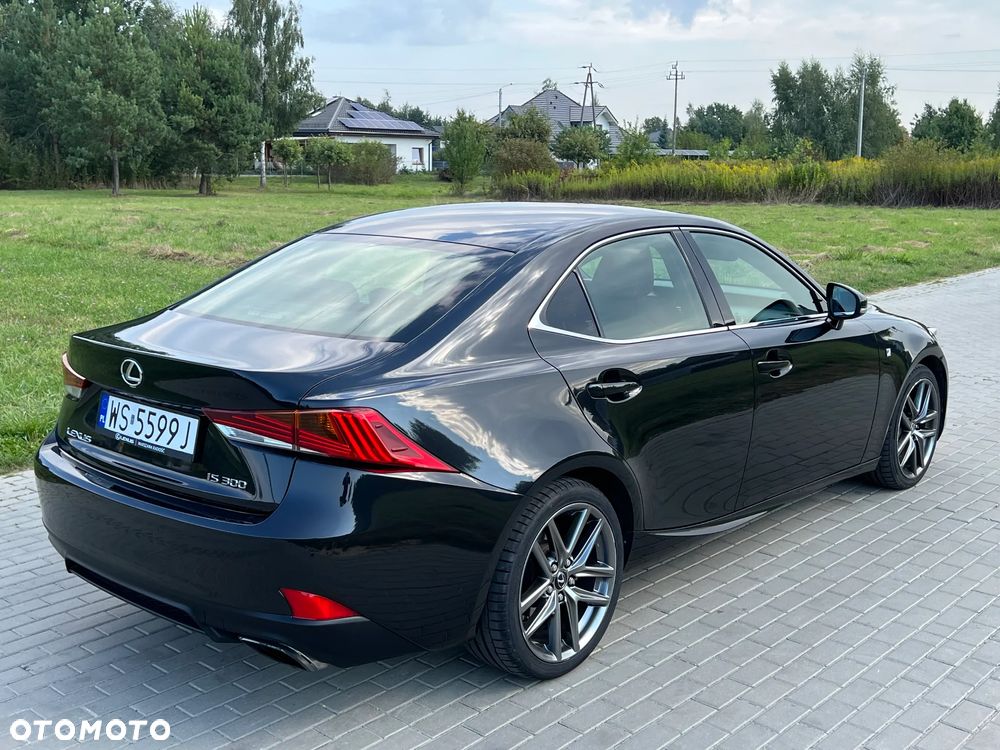 Lexus IS 200t / 300 F Sport - 31
