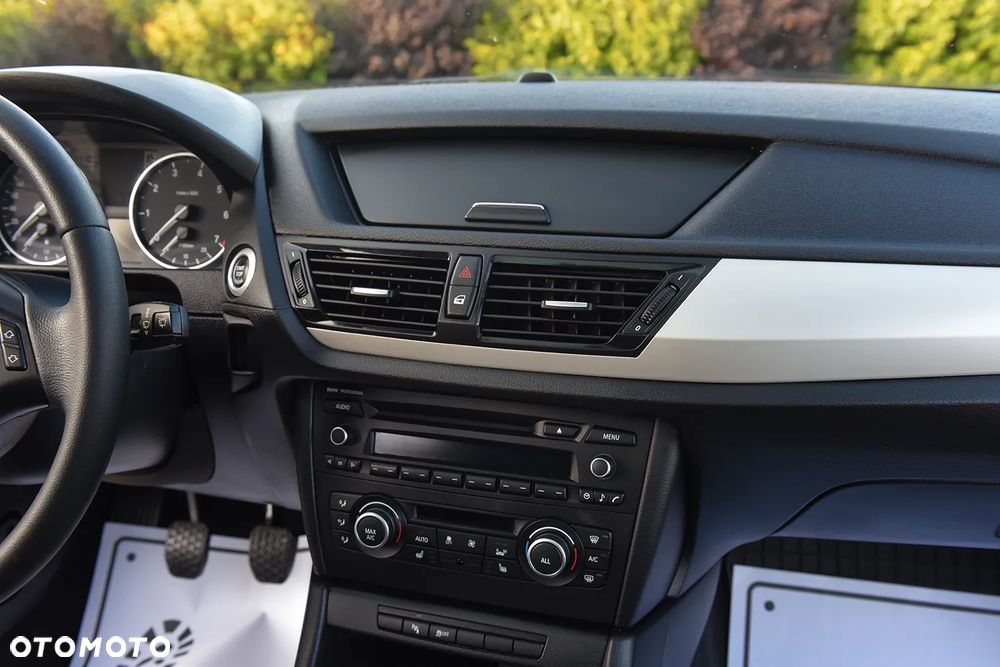 BMW X1 sDrive18i - 33