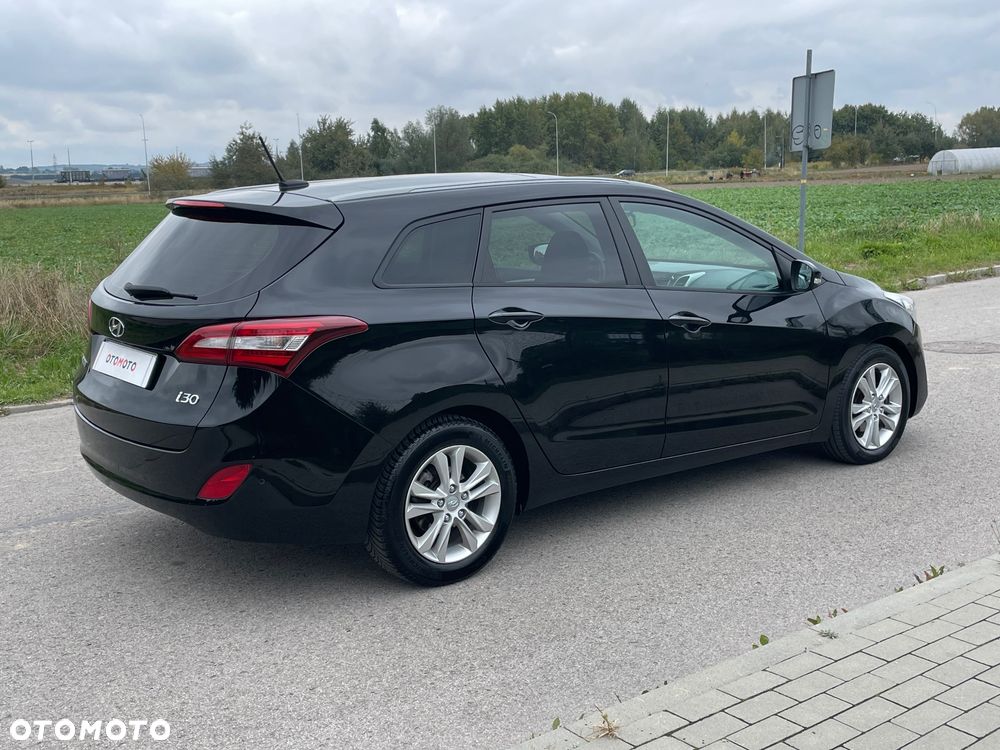 Hyundai i30 Kombi 1.6 CRDI Style - 32