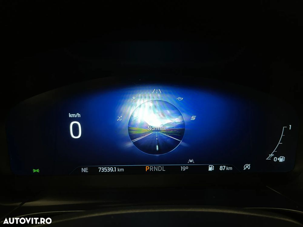 Ford Kuga 2.0 EcoBlue A8 AWD Titanium - 28